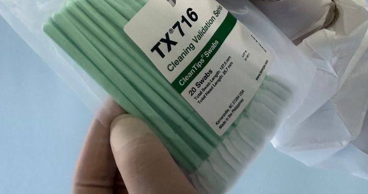 Texwipe Absorbond® Polyester Nonwoven TX716 Large Cleaning Verification Swab